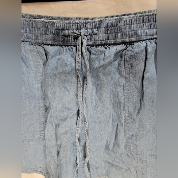 Hollister size small woman's stretch drawstring shorts really nice! ❤💙🩵💜💚 - Picture 2 of 4